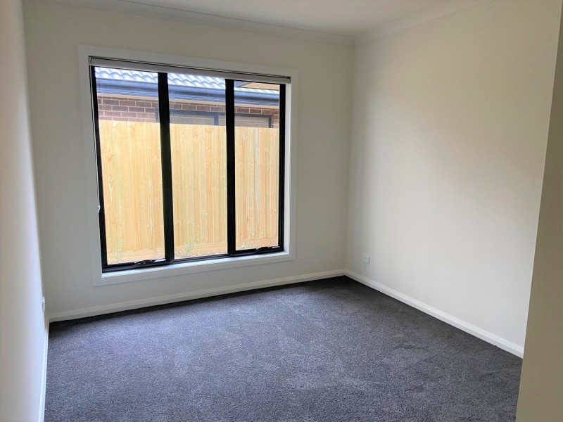 16/44 Coburns Road, Melton VIC 3337