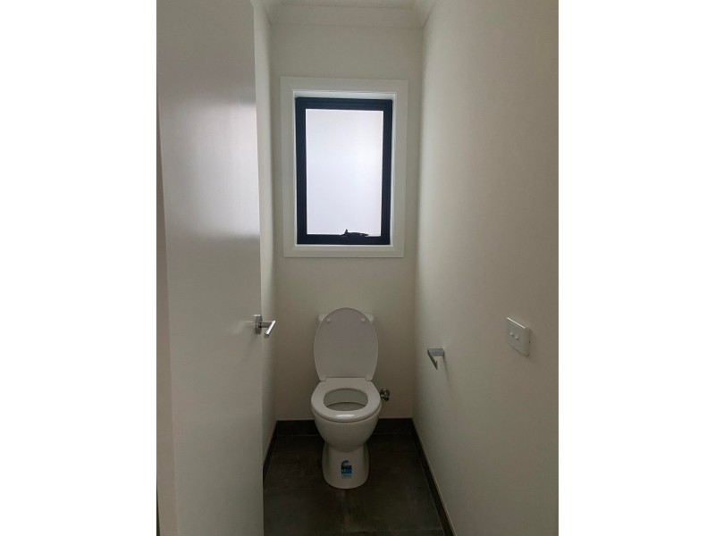 16/44 Coburns Road, Melton VIC 3337