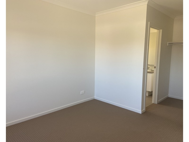 42 Harper Boulevard, Mount Duneed VIC 3216