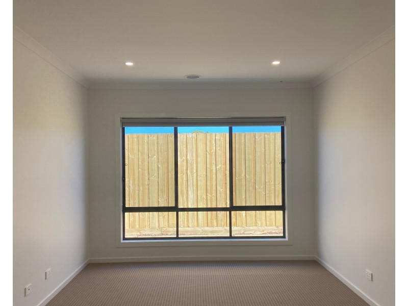 42 Harper Boulevard, Mount Duneed VIC 3216