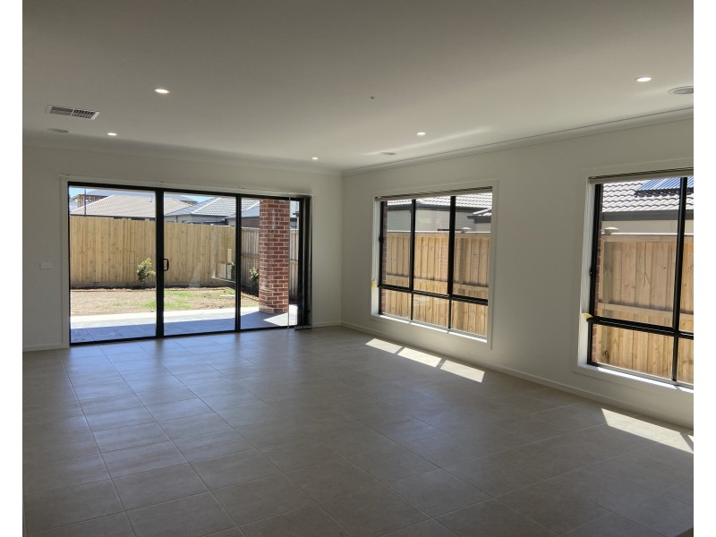 42 Harper Boulevard, Mount Duneed VIC 3216