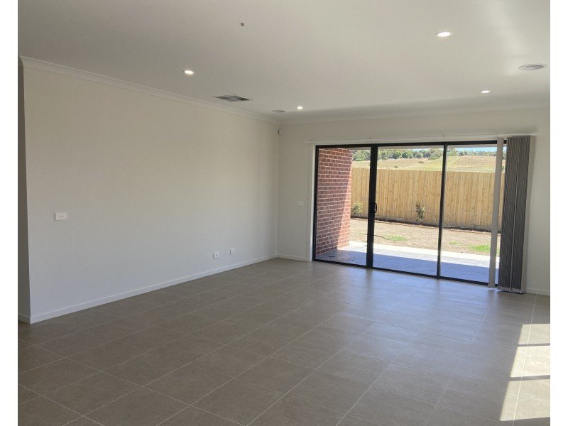 42 Harper Boulevard, Mount Duneed VIC 3216