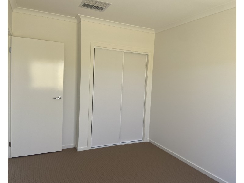 42 Harper Boulevard, Mount Duneed VIC 3216