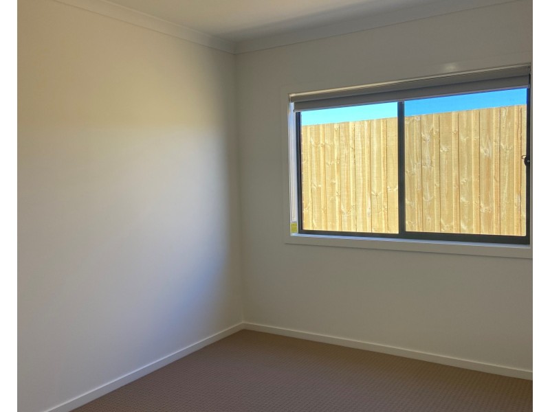 42 Harper Boulevard, Mount Duneed VIC 3216