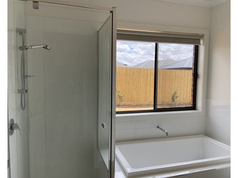 42 Harper Boulevard, Mount Duneed VIC 3216