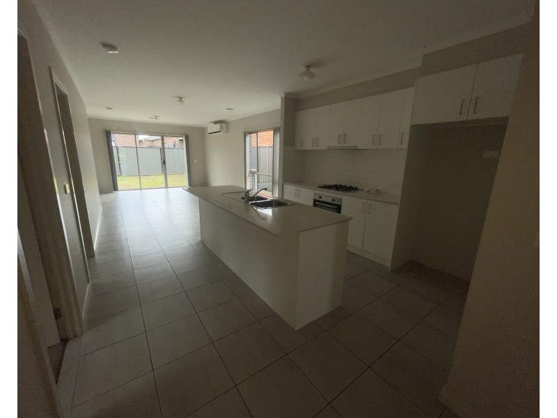 109 Moor Park Drive, Craigieburn VIC 3064