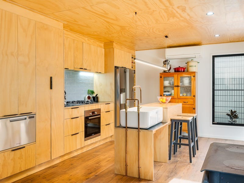 35 McLean Road South, Camp Mountain QLD 4520