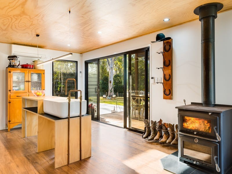 35 McLean Road South, Camp Mountain QLD 4520