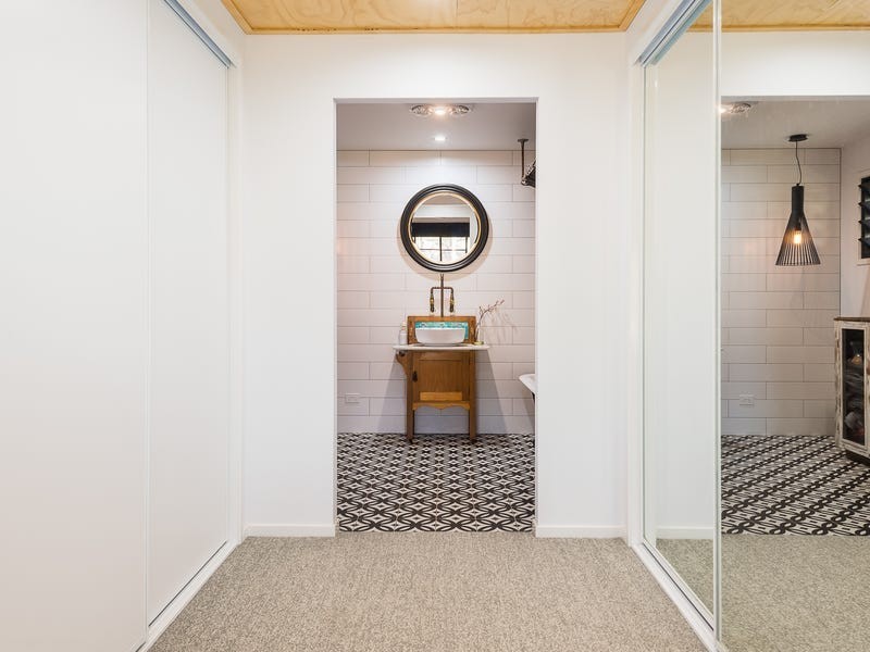 35 McLean Road South, Camp Mountain QLD 4520