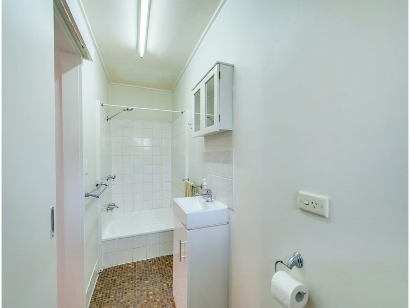 2/38 Victor Street, Holland Park QLD 4121