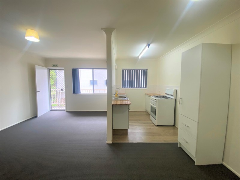 4/38 Victor Street, Holland Park QLD 4121