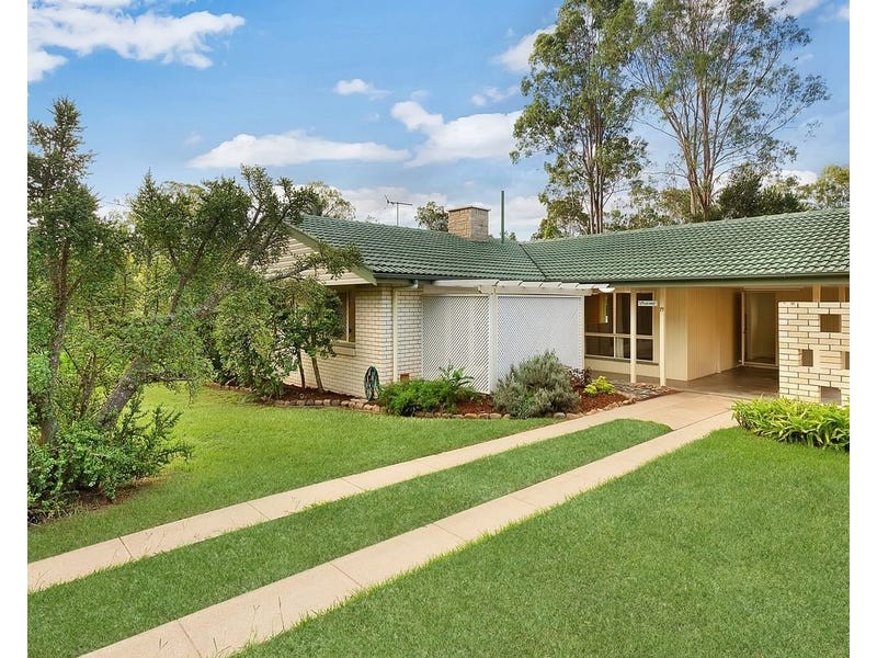 19 Mabb Street, Kenmore QLD 4069