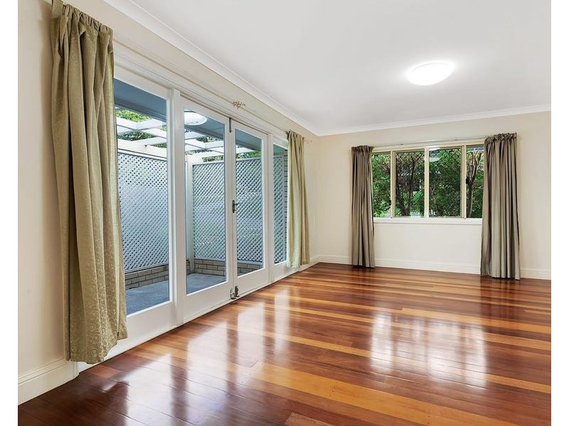 19 Mabb Street, Kenmore QLD 4069