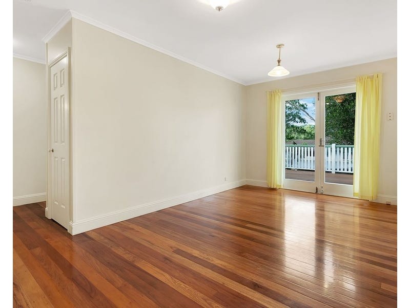 19 Mabb Street, Kenmore QLD 4069