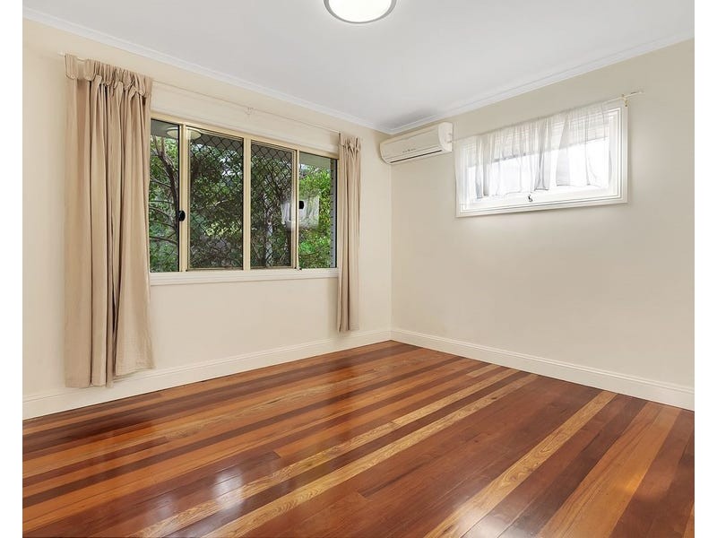 19 Mabb Street, Kenmore QLD 4069