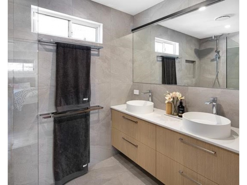 11 Venetia Street, Stafford Heights QLD 4053