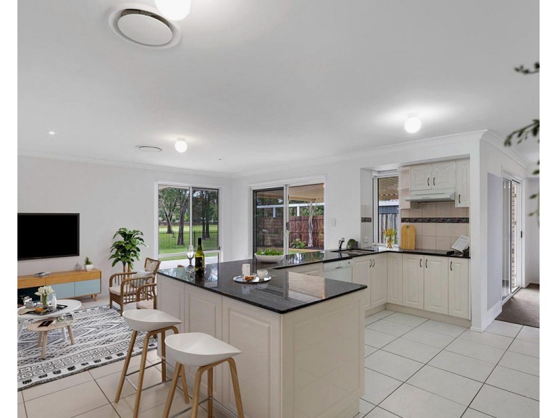 27 Susan Godfrey Drive, Windaroo QLD 4207