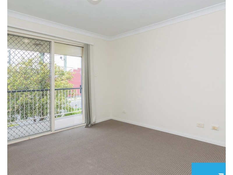 2/23 Cleveland Street, Greenslopes QLD 4120