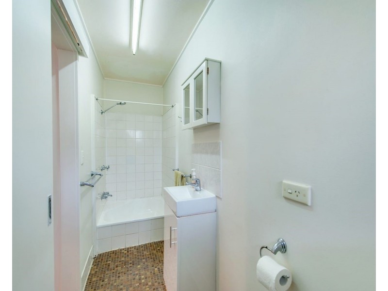 2/38 Victor Street, Holland Park QLD 4121