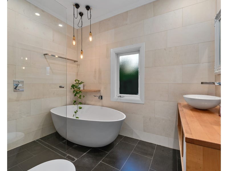 35 Barwood Street, Newmarket QLD 4051