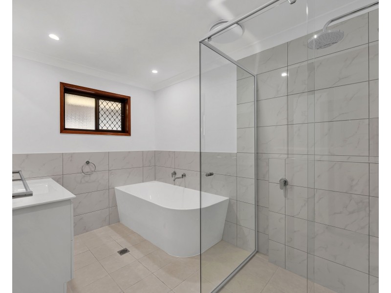 2 Maranoa Street, Carina Heights QLD 4152