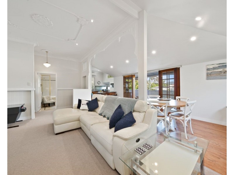 54 Ashgrove Crescent, Ashgrove QLD 4060