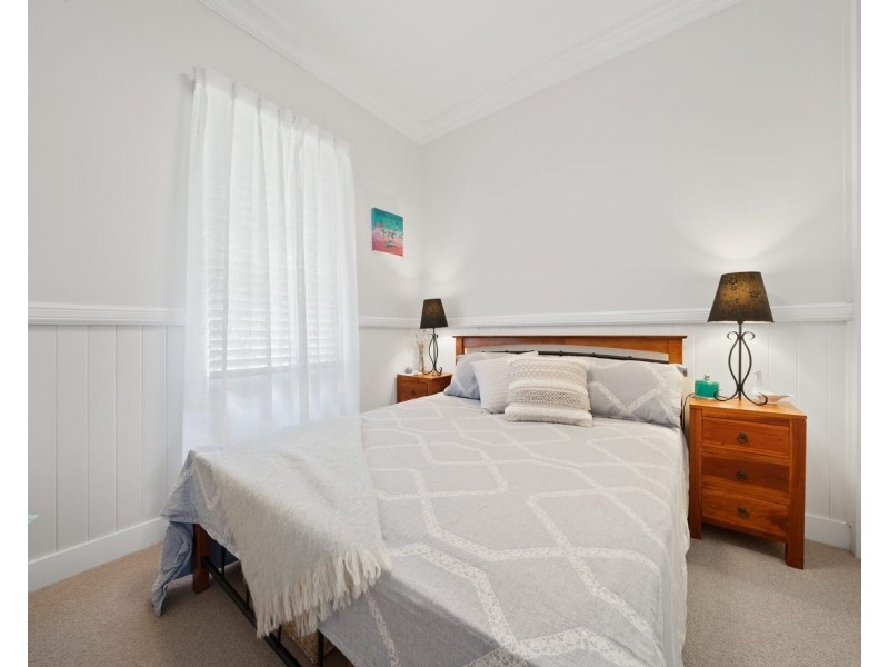 54 Ashgrove Crescent, Ashgrove QLD 4060