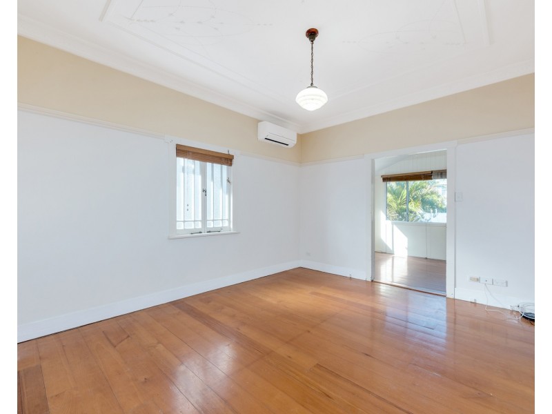 19 Sellheim Street, Grange QLD 4051