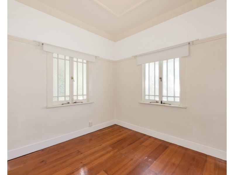 19 Sellheim Street, Grange QLD 4051