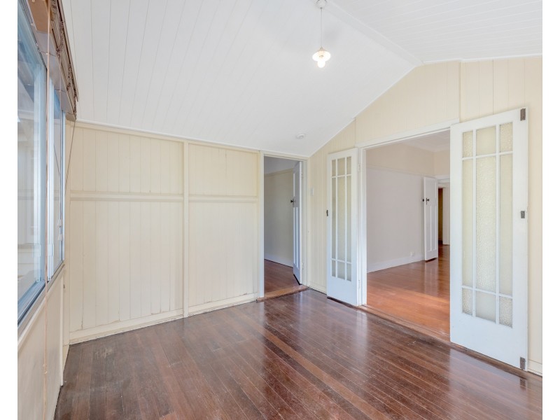 19 Sellheim Street, Grange QLD 4051