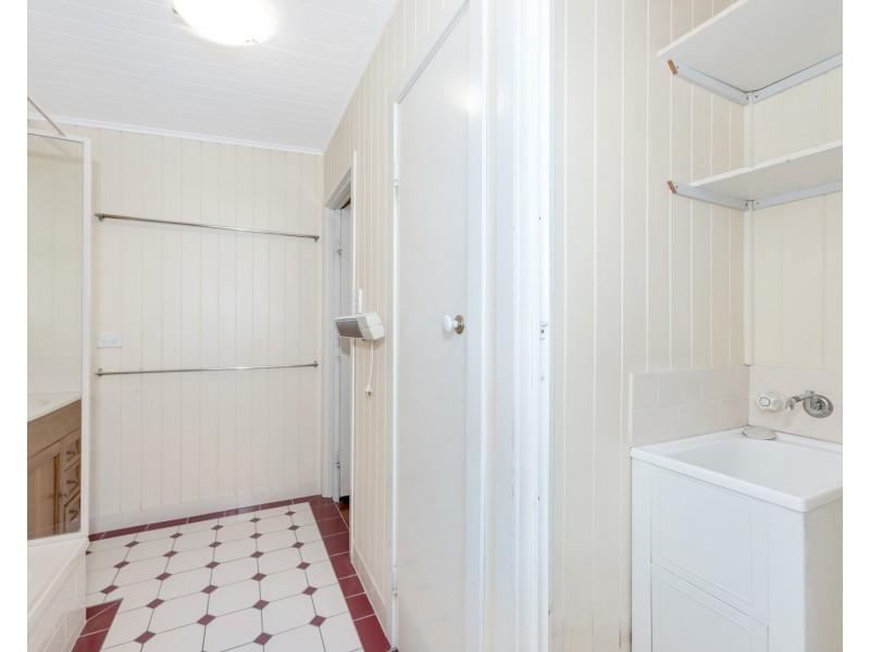 19 Sellheim Street, Grange QLD 4051