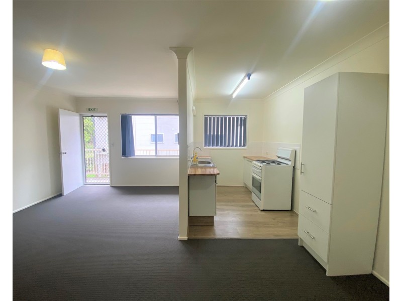 4/38 Victor Street, Holland Park QLD 4121