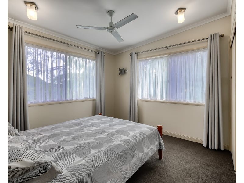 15 Venetia Street, Stafford Heights QLD 4053