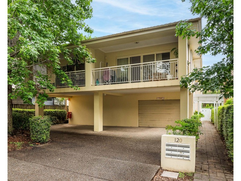1/120 Carmody Road, St Lucia QLD 4067