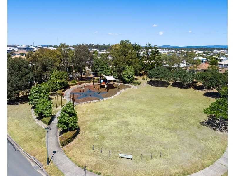 4 Carlingford Circuit, Warner QLD 4500