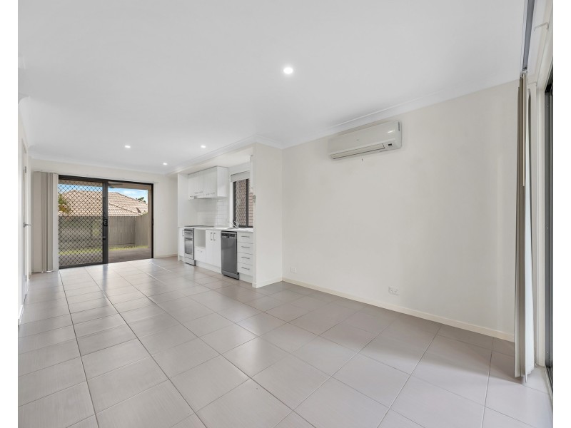 4 Carlingford Circuit, Warner QLD 4500