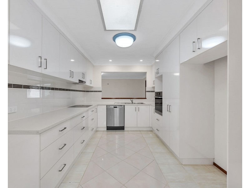 2 Maranoa Street, Carina Heights QLD 4152