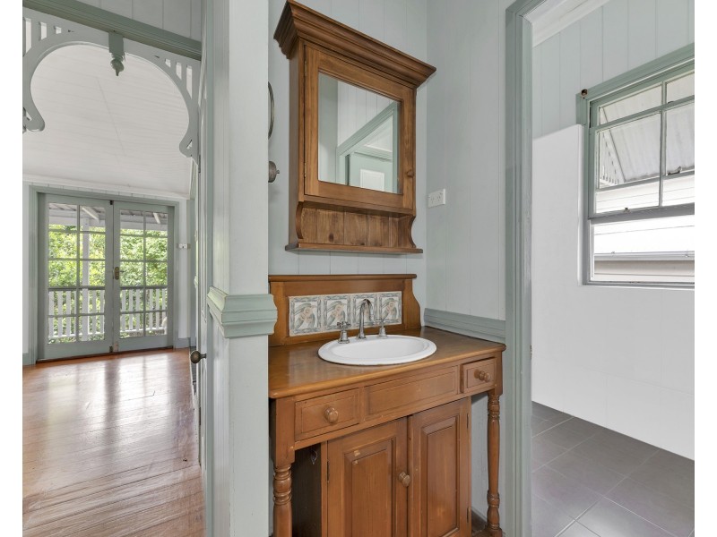 65 Burlington Street, East Brisbane QLD 4169