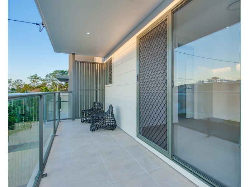 2A Houthem Street, Camp Hill QLD 4152