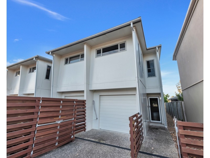 4/2 Bunya Lane (AKA 4/1 Daintree Parkway), Fitzgibbon QLD 4018