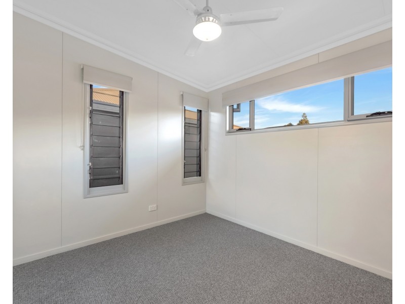 4/2 Bunya Lane (AKA 4/1 Daintree Parkway), Fitzgibbon QLD 4018