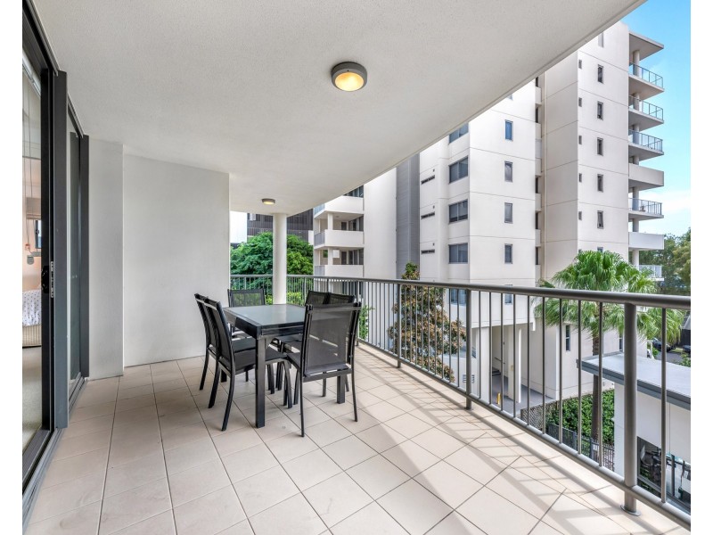 1034/18 Manning Street, Milton QLD 4064