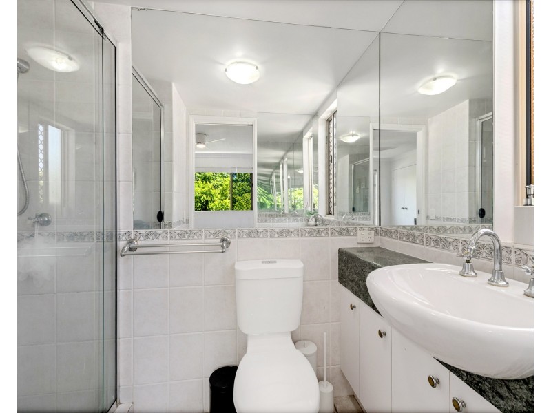 4/4 Pike Avenue, Taringa QLD 4068