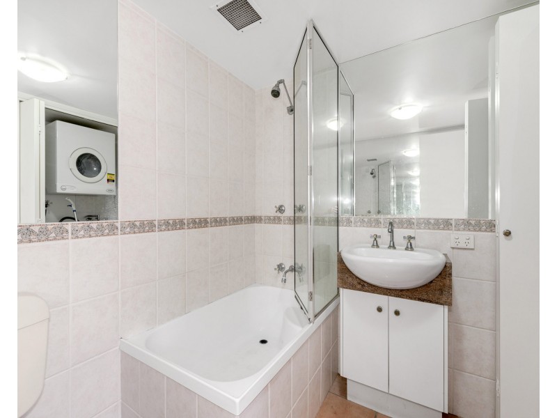 4/4 Pike Avenue, Taringa QLD 4068