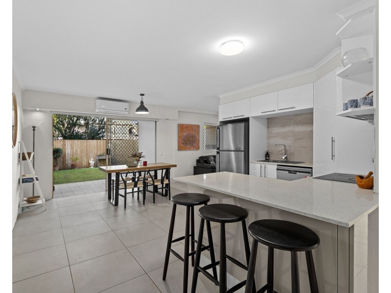 2/6 Pear Street, Greenslopes QLD 4120