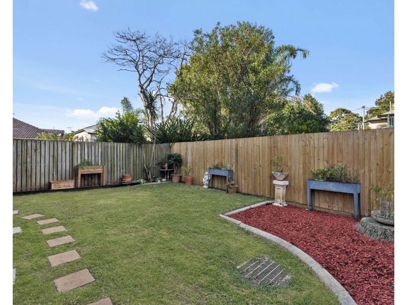 2/6 Pear Street, Greenslopes QLD 4120