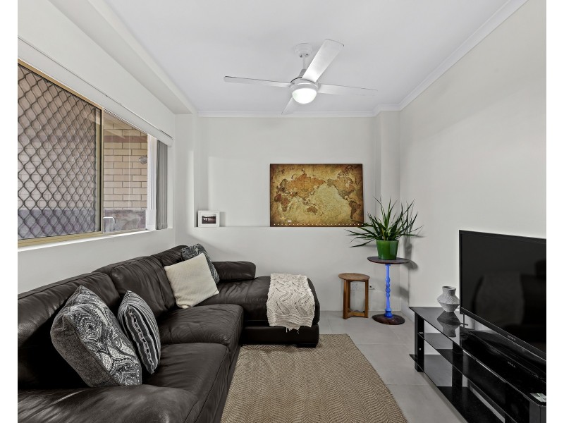 2/6 Pear Street, Greenslopes QLD 4120