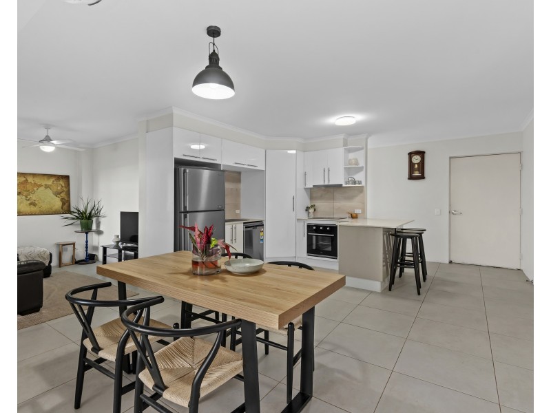 2/6 Pear Street, Greenslopes QLD 4120