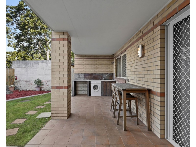 2/6 Pear Street, Greenslopes QLD 4120