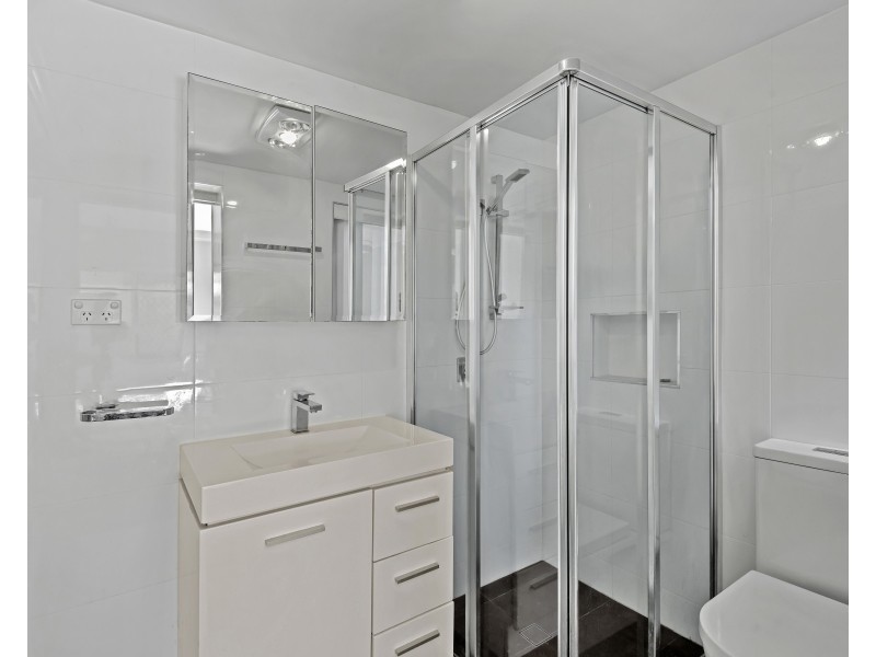 2/6 Pear Street, Greenslopes QLD 4120